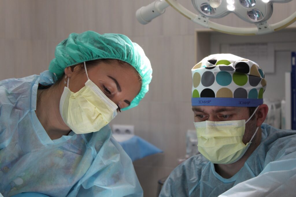 Alaga.ai | Surgeons performing surgery